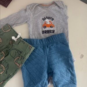 Adorable Baby Outfit Set with Car Design